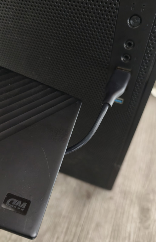 포맷된 드라이브를 PC에 연결